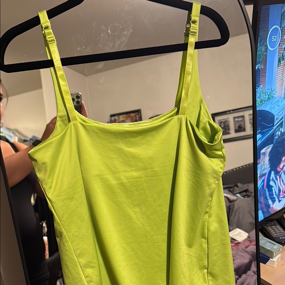 New York & Company Yellow Green Sleeveless Camisole - Picture 3 of 5